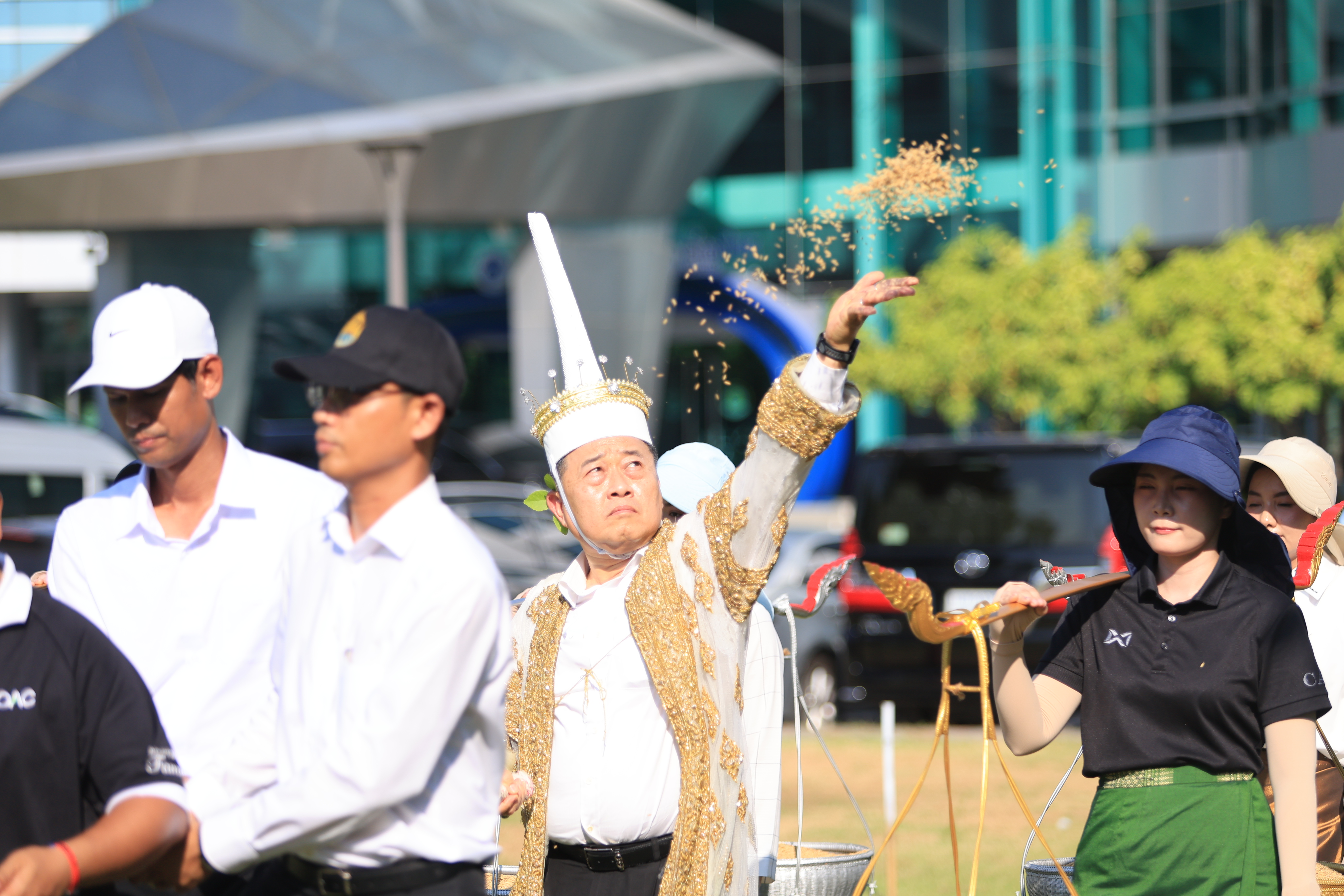 title - ส.ป.ก. ร่วมฝึกซ้อมริ้วขบวนอิสริยยศ ในพระราชพิธีพืชมงคลจรดพระนังคัลแรกนาขวัญ ประจำปี 2569 (ซ้อมกรณีพิเศษ ครั้งที่ 2)